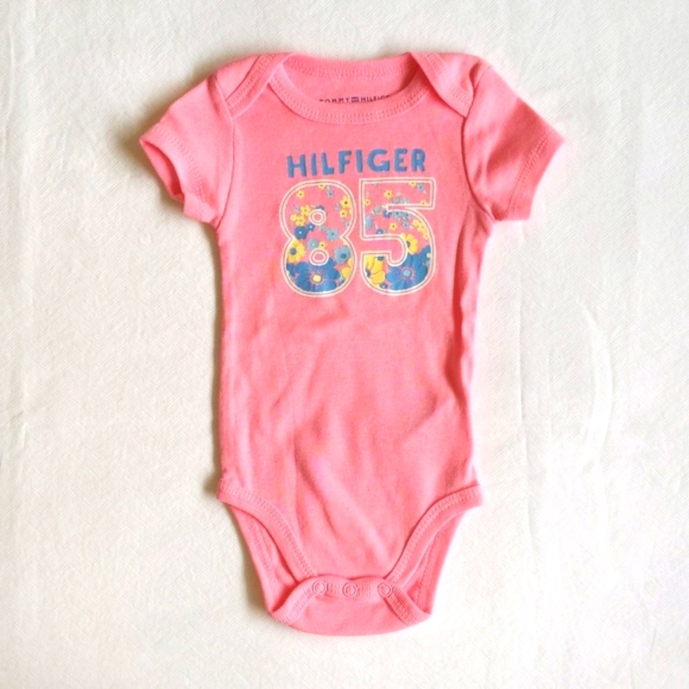 NEW tommy hilfiger floral logo bodysuit diaper shirt 3-6 months baby girl